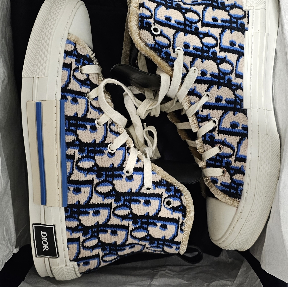 DIOR B23 HIGH-TOP SNEAKER. Beige, Black and Navy Blue Dior Oblique Tapestry - Picture 6 of 16